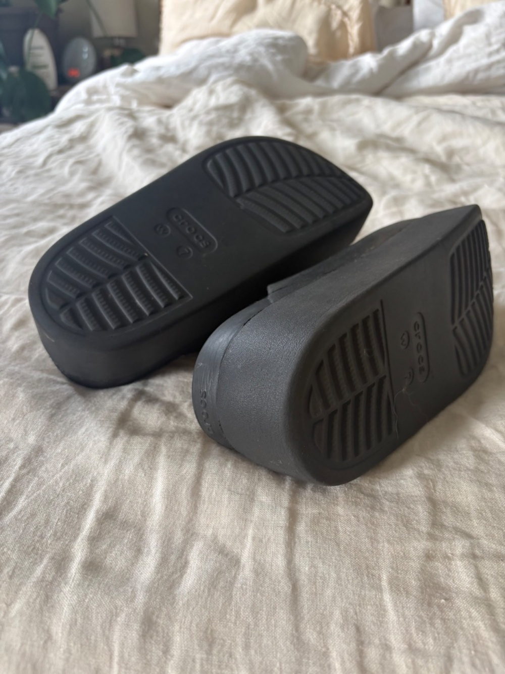 CROCS platform clogs - Picture 4 of 5